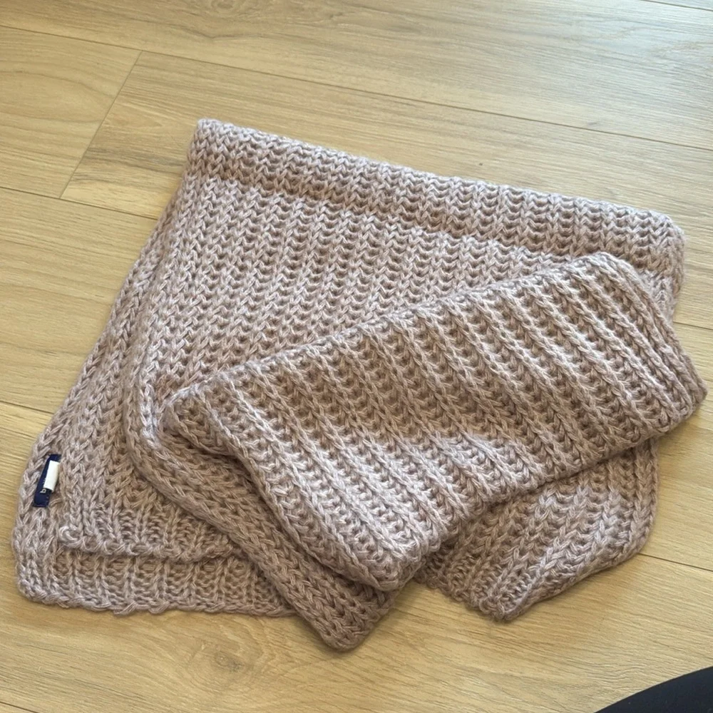 NWOT- BujiBaha Dusty Lavender Knit Scarf